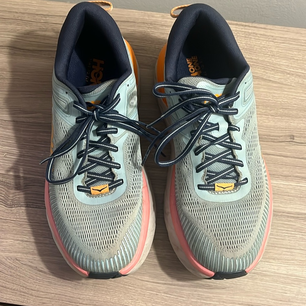 Hoka - Time to fly - one one